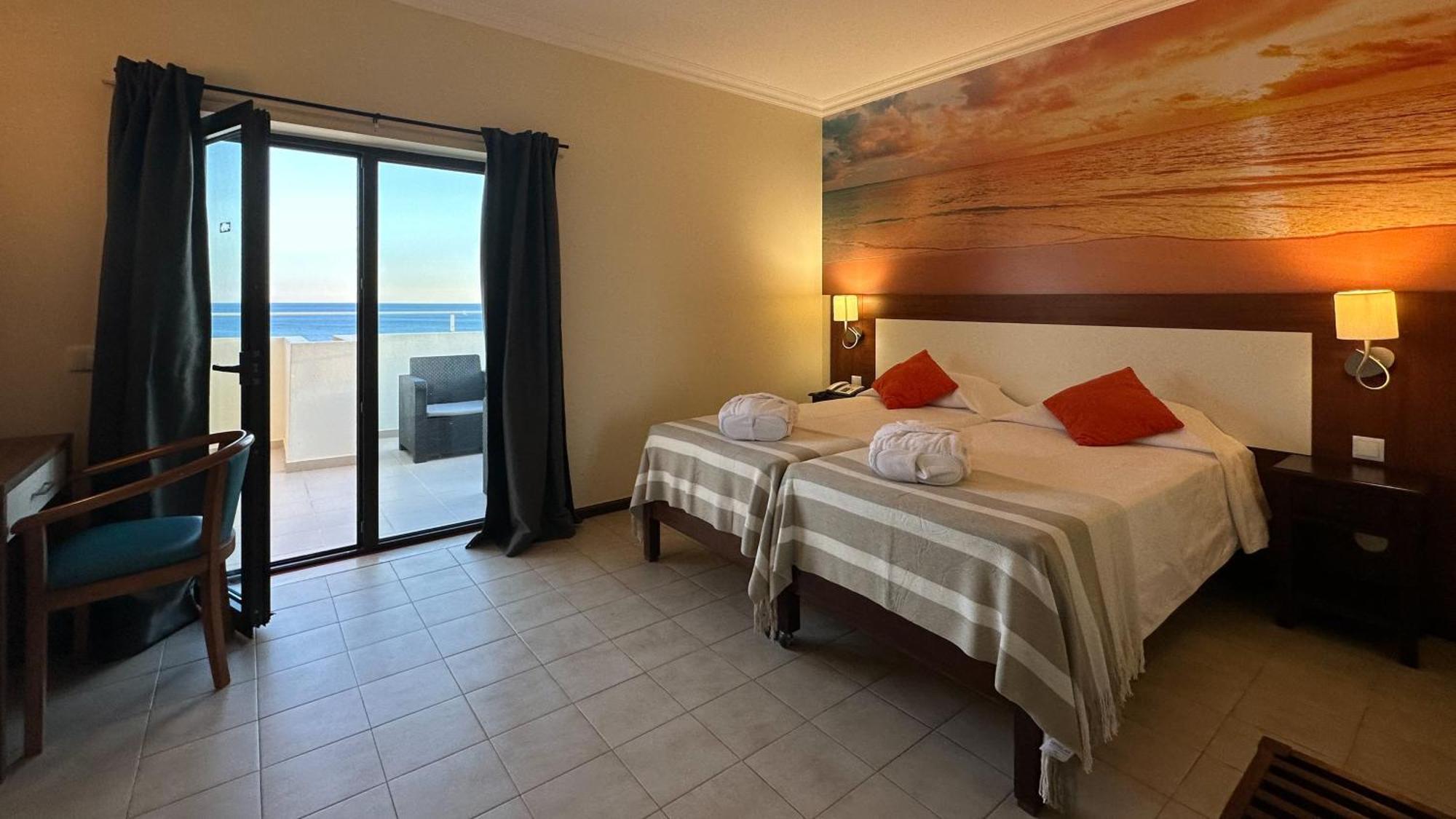 Hotel Avenida Praia Portimão Kültér fotó