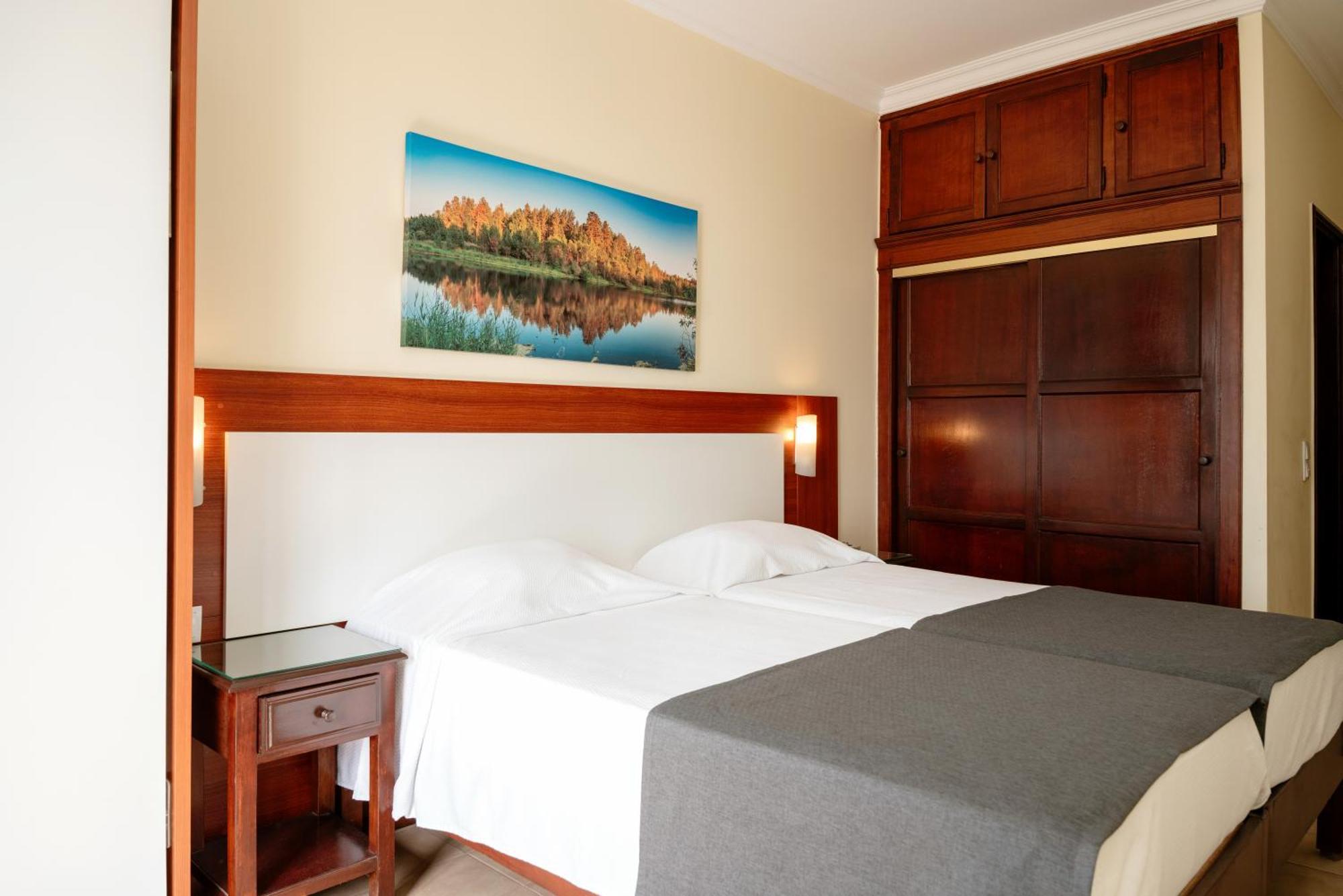 Hotel Avenida Praia Portimão Kültér fotó